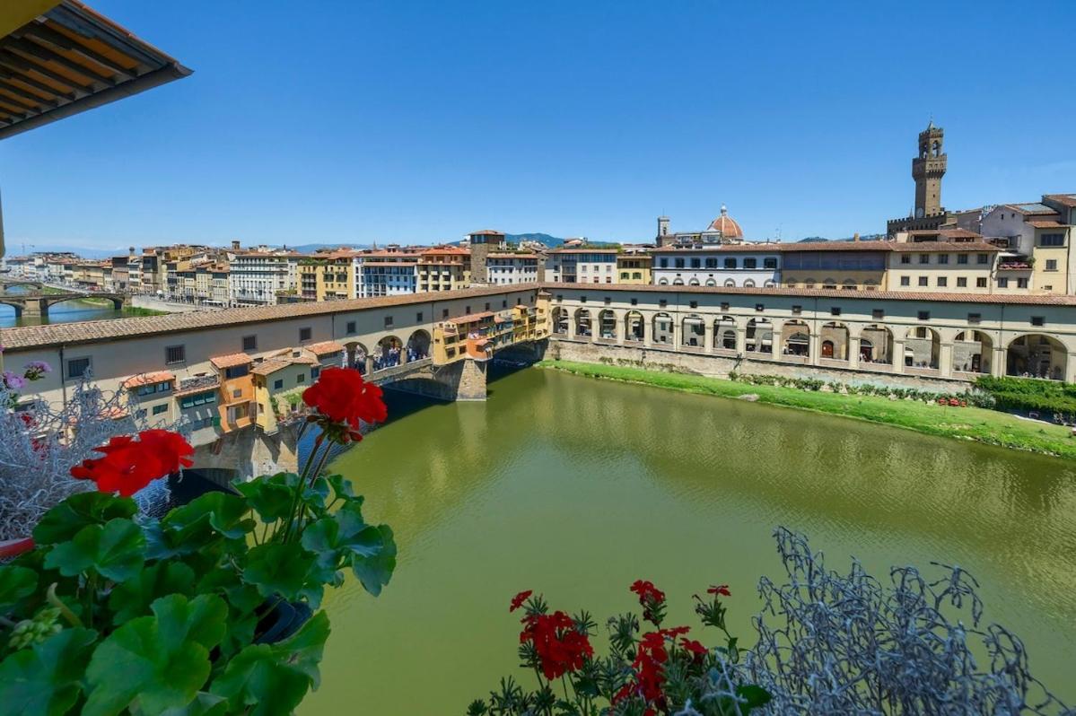 Wonderful Terrace Over Ponte Vecchio With Elevator Firenze